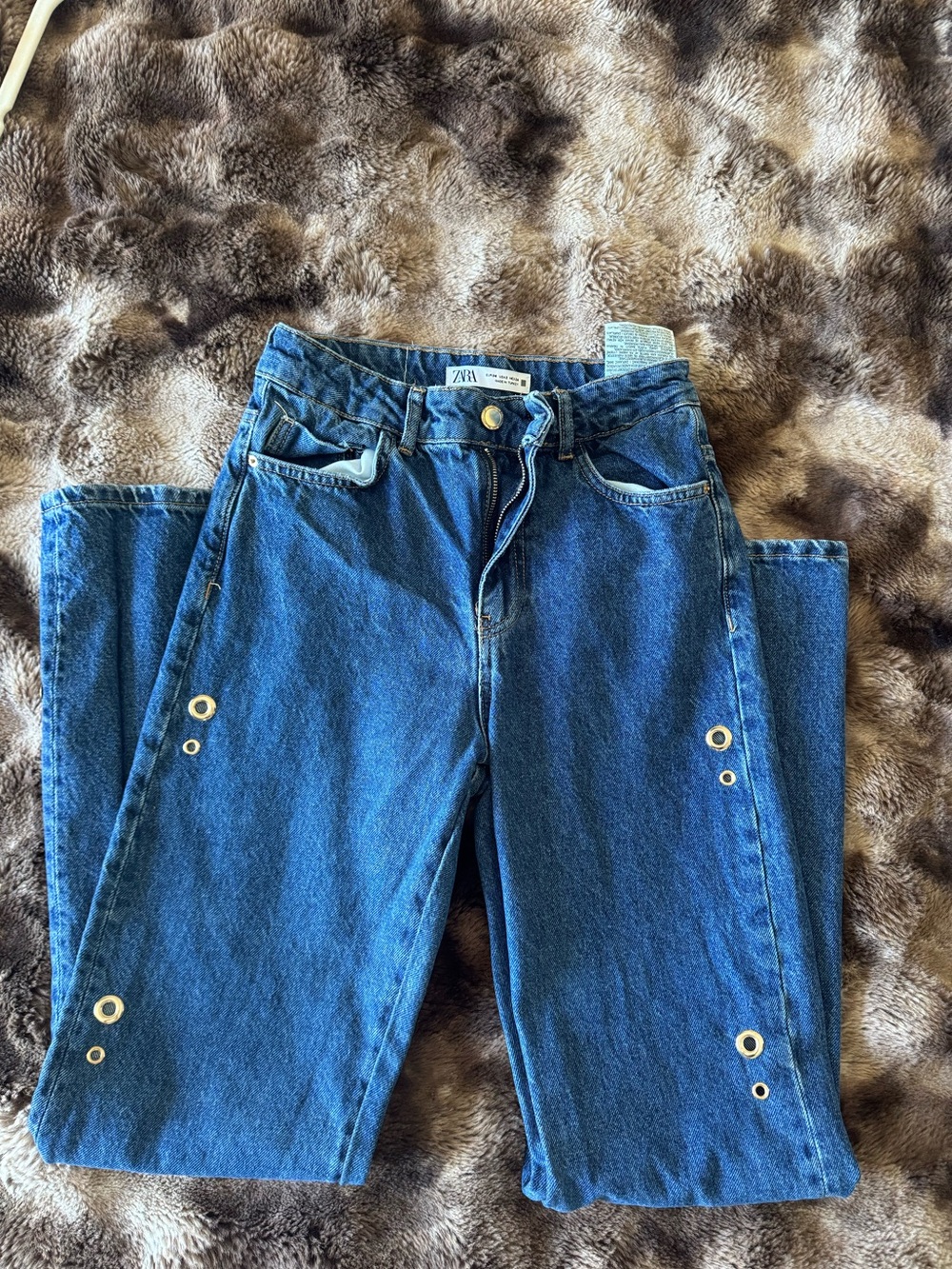 Zara Straight-Leg Dark Blue Denim Jeans with Grommet Accents